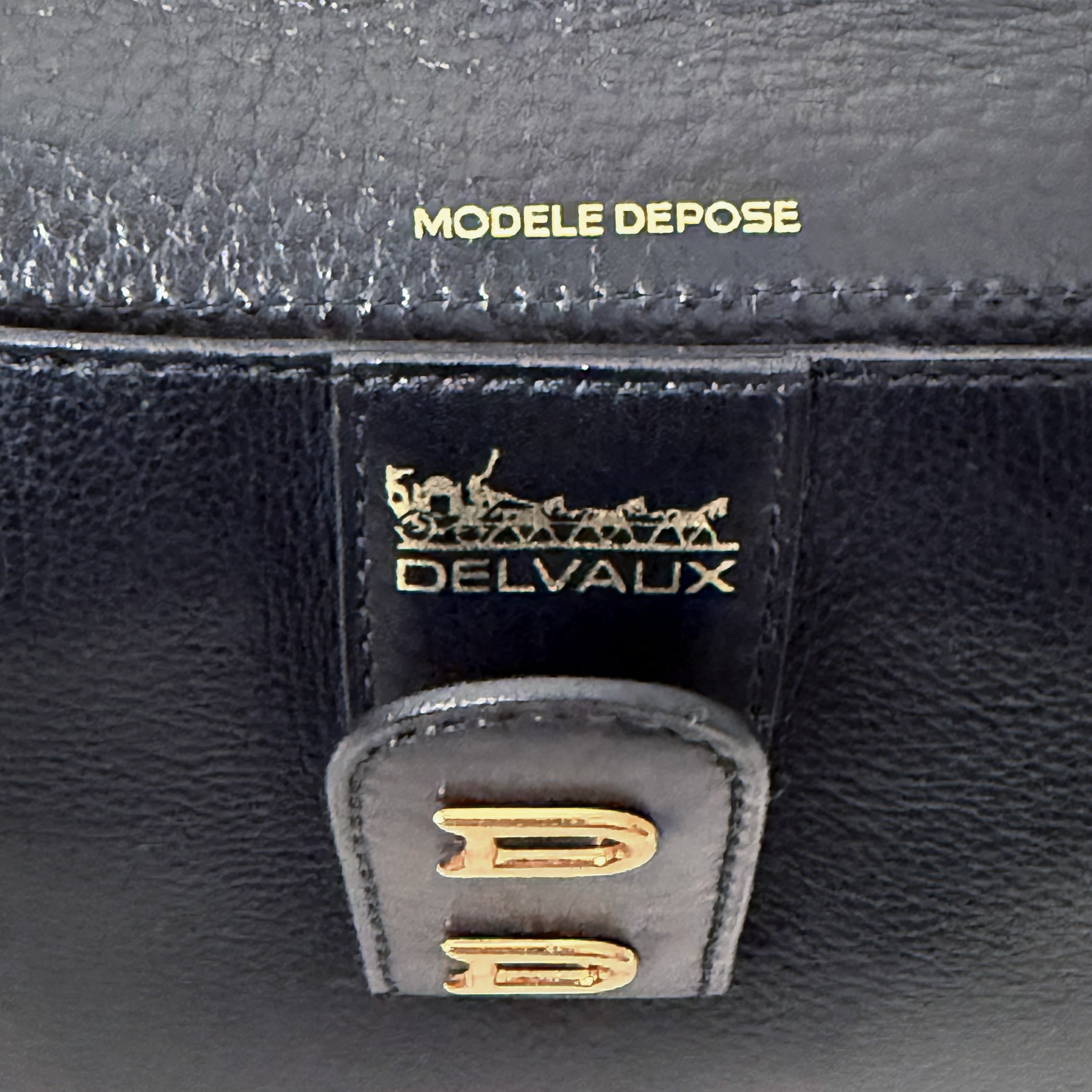 Double D Clutch Black