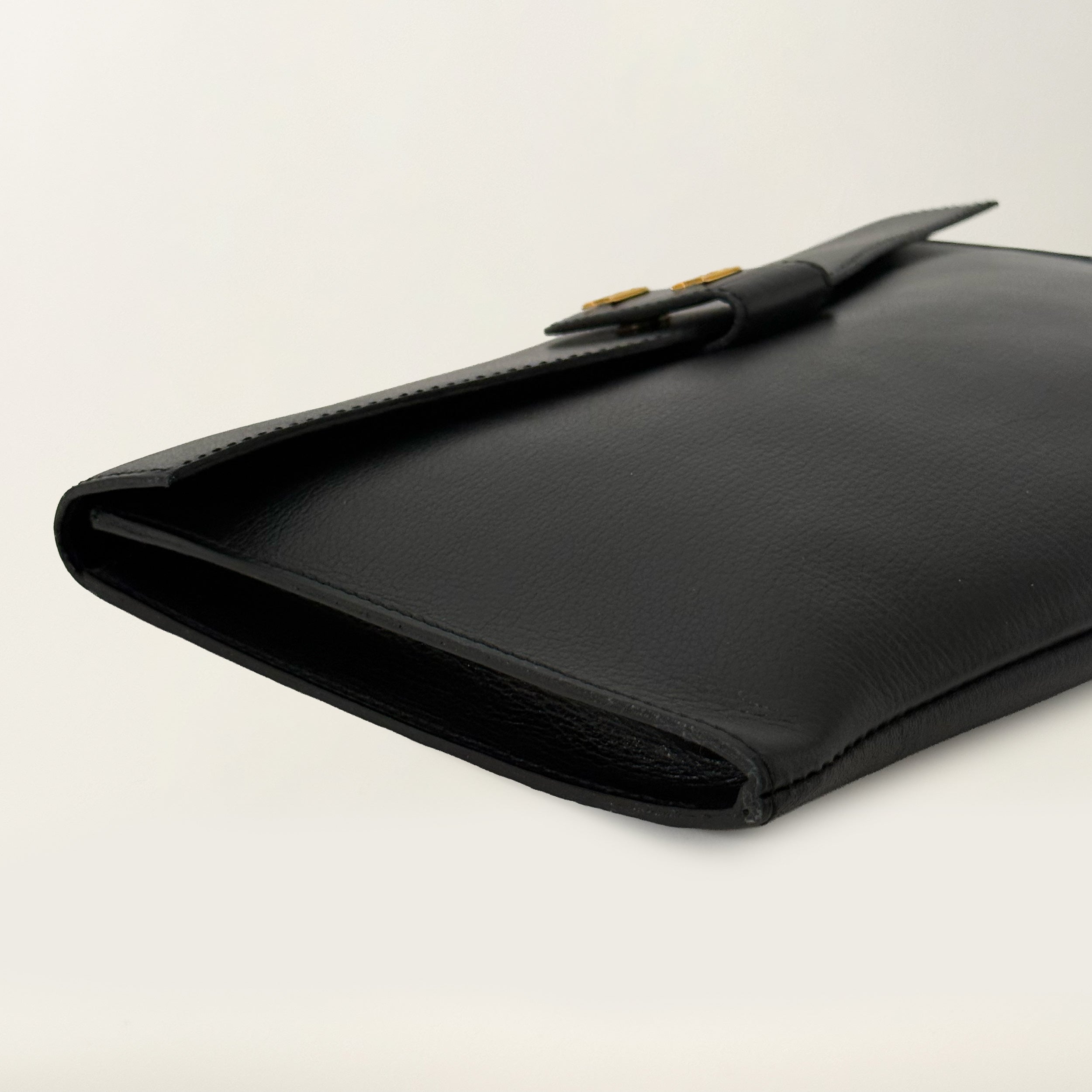 Double D Clutch Black