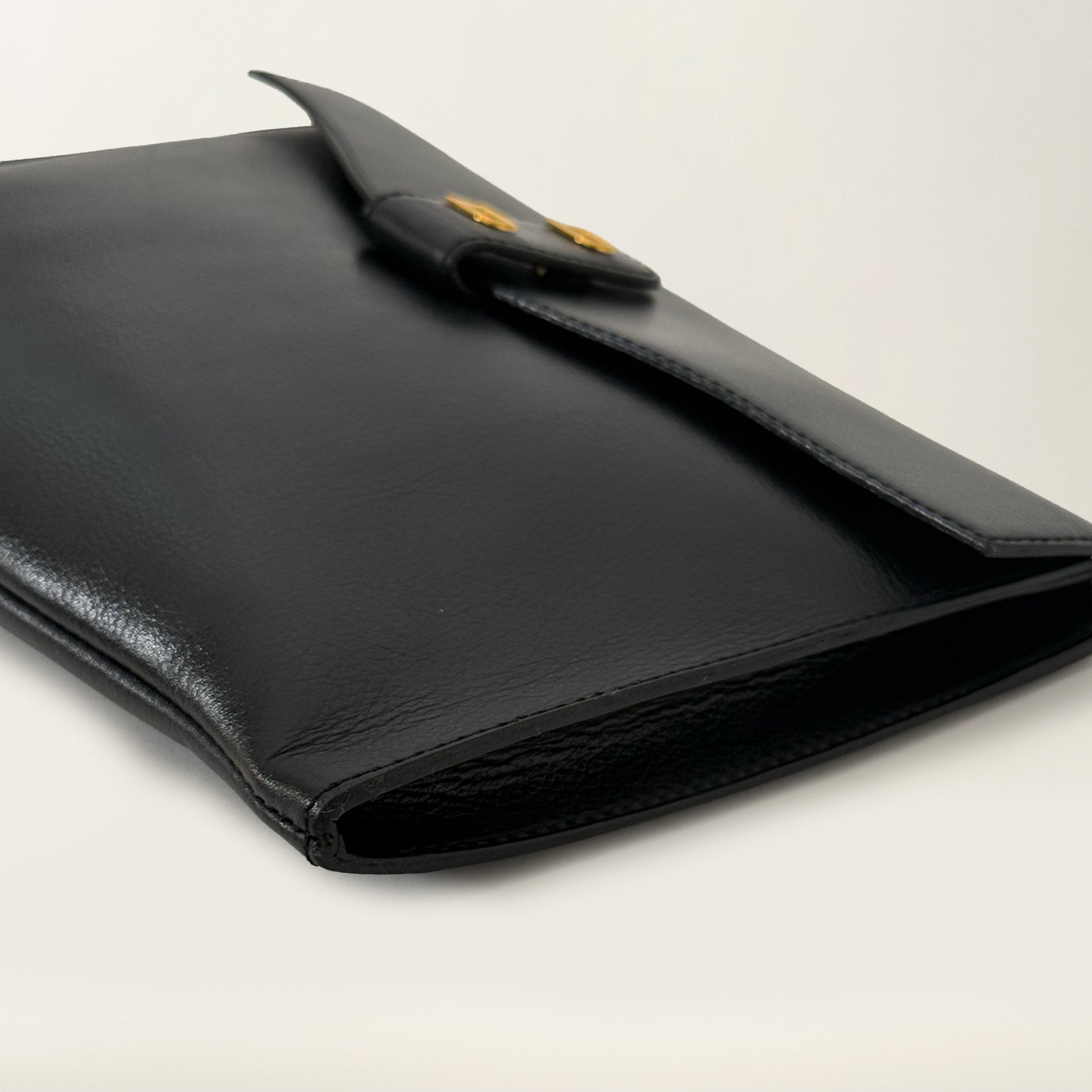 Double D Clutch Black