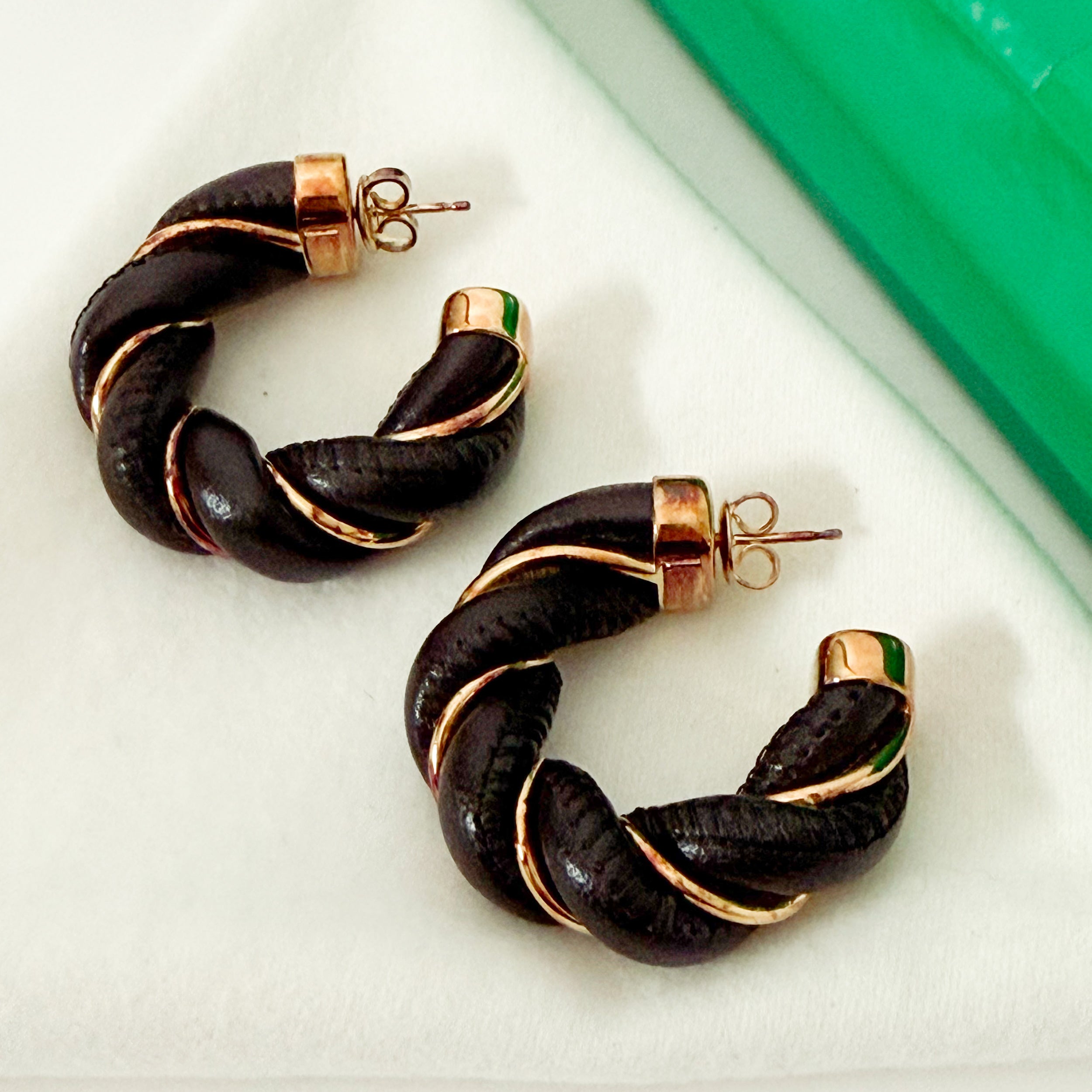 Twist Hoop Earrings Fondant brown