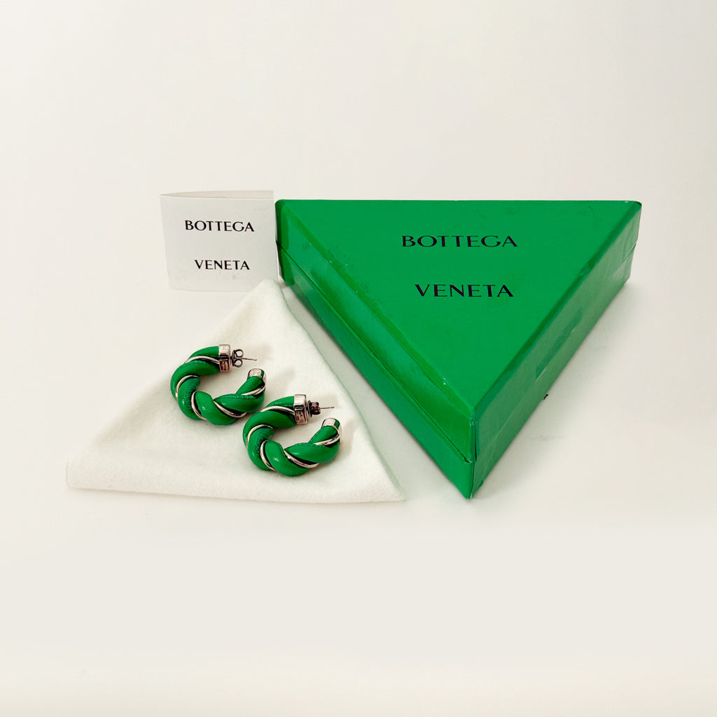 Twist Hoop Earrings Parakeet green