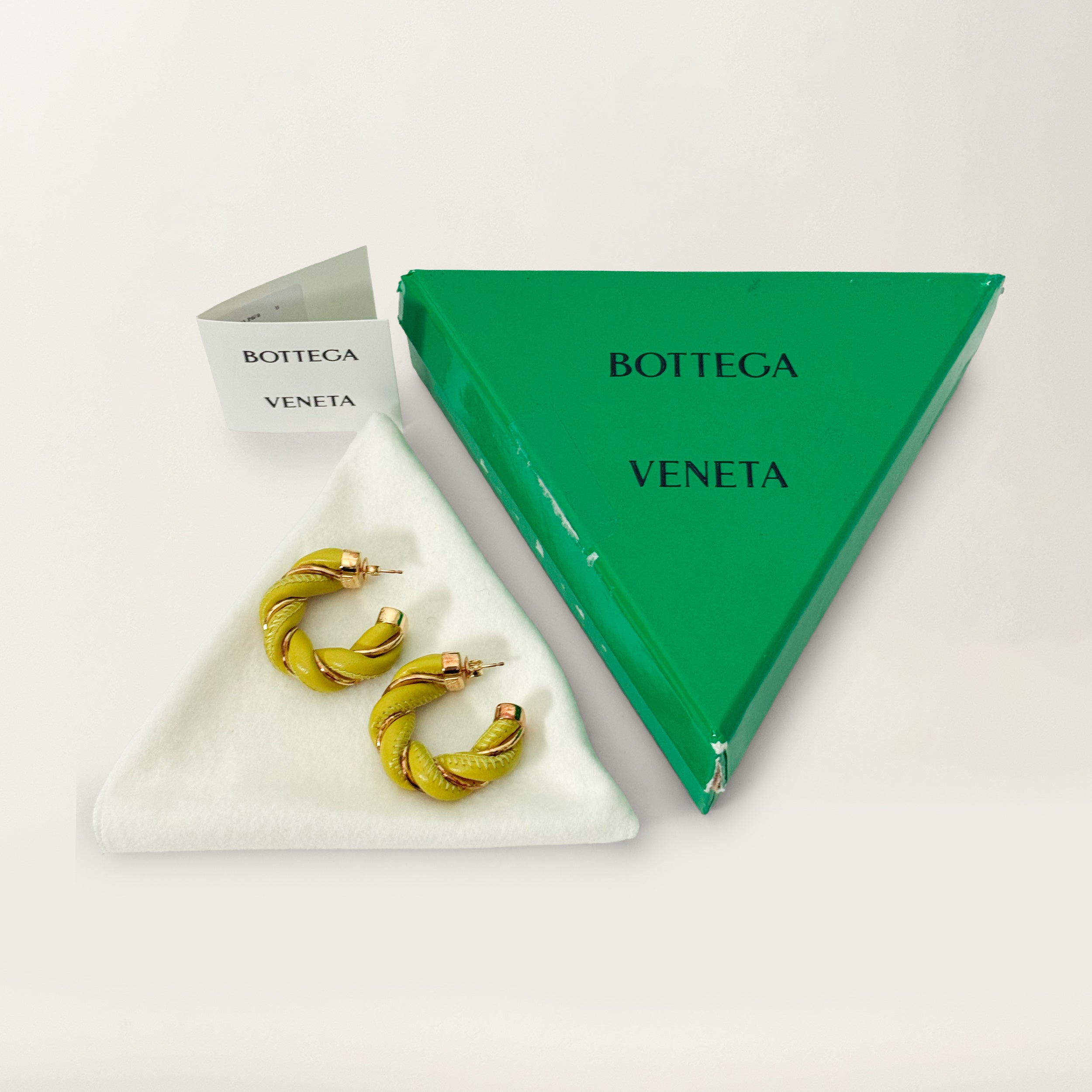 Twist Hoop Earrings Mirabelle yellow