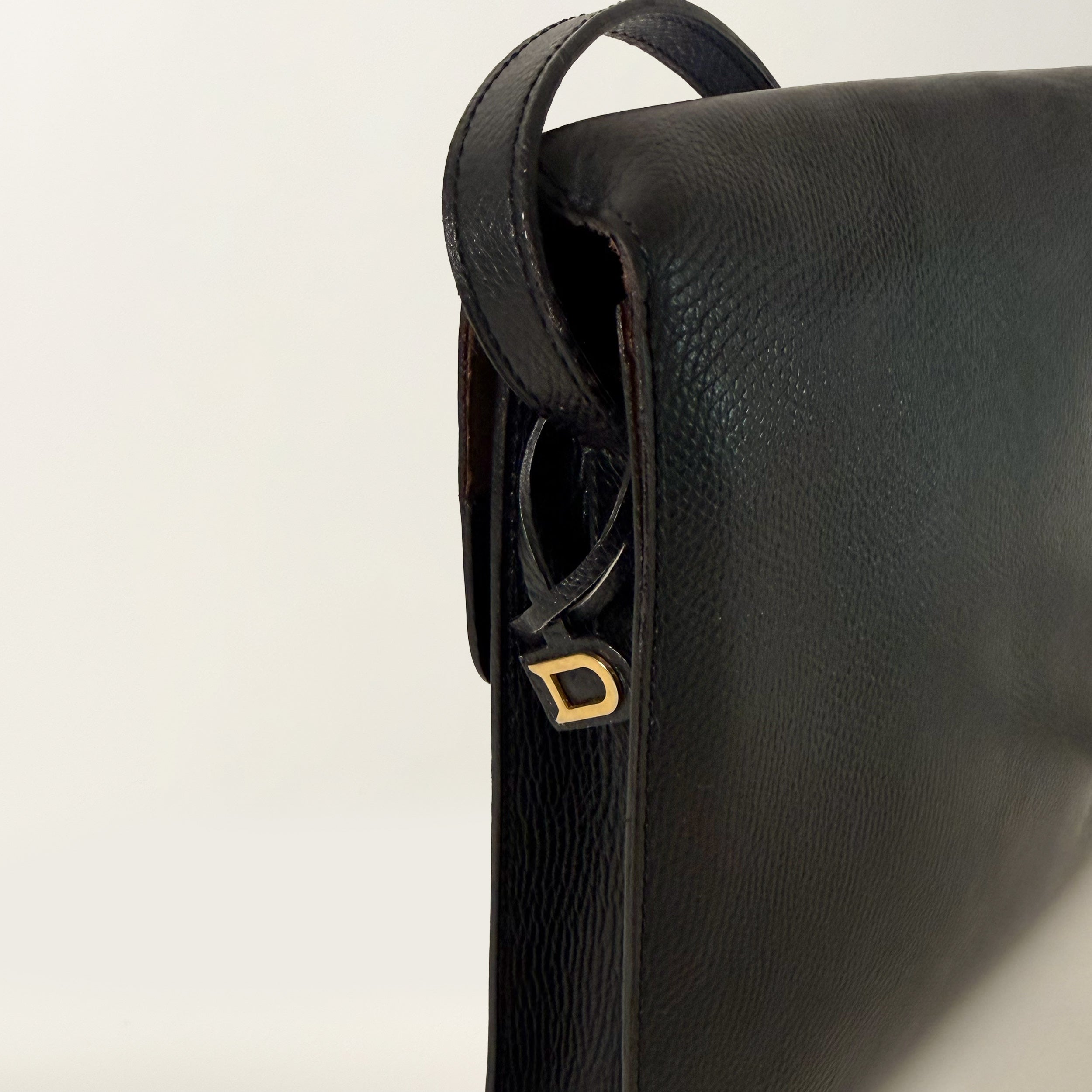 Clarion Black