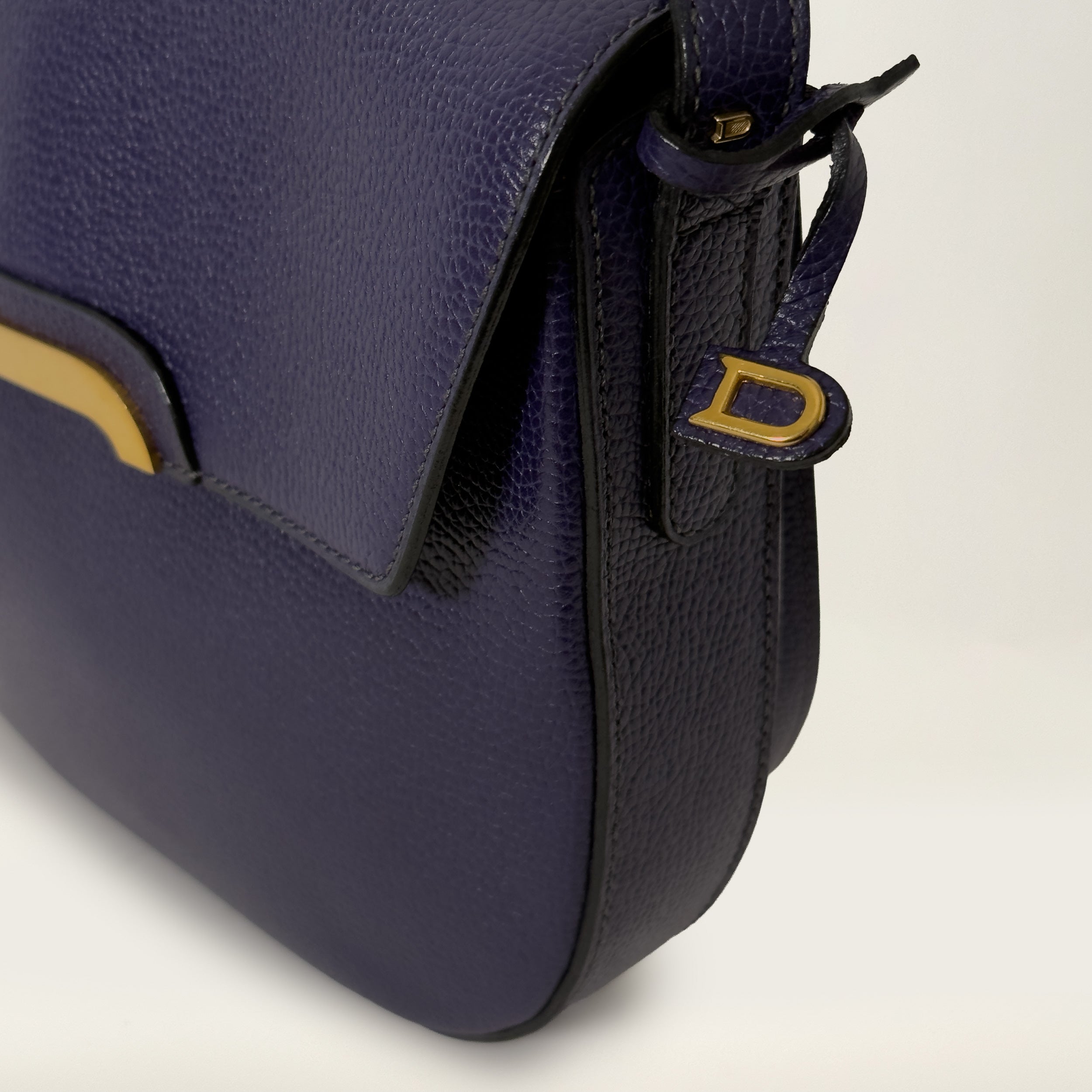 Deluré Purple blue