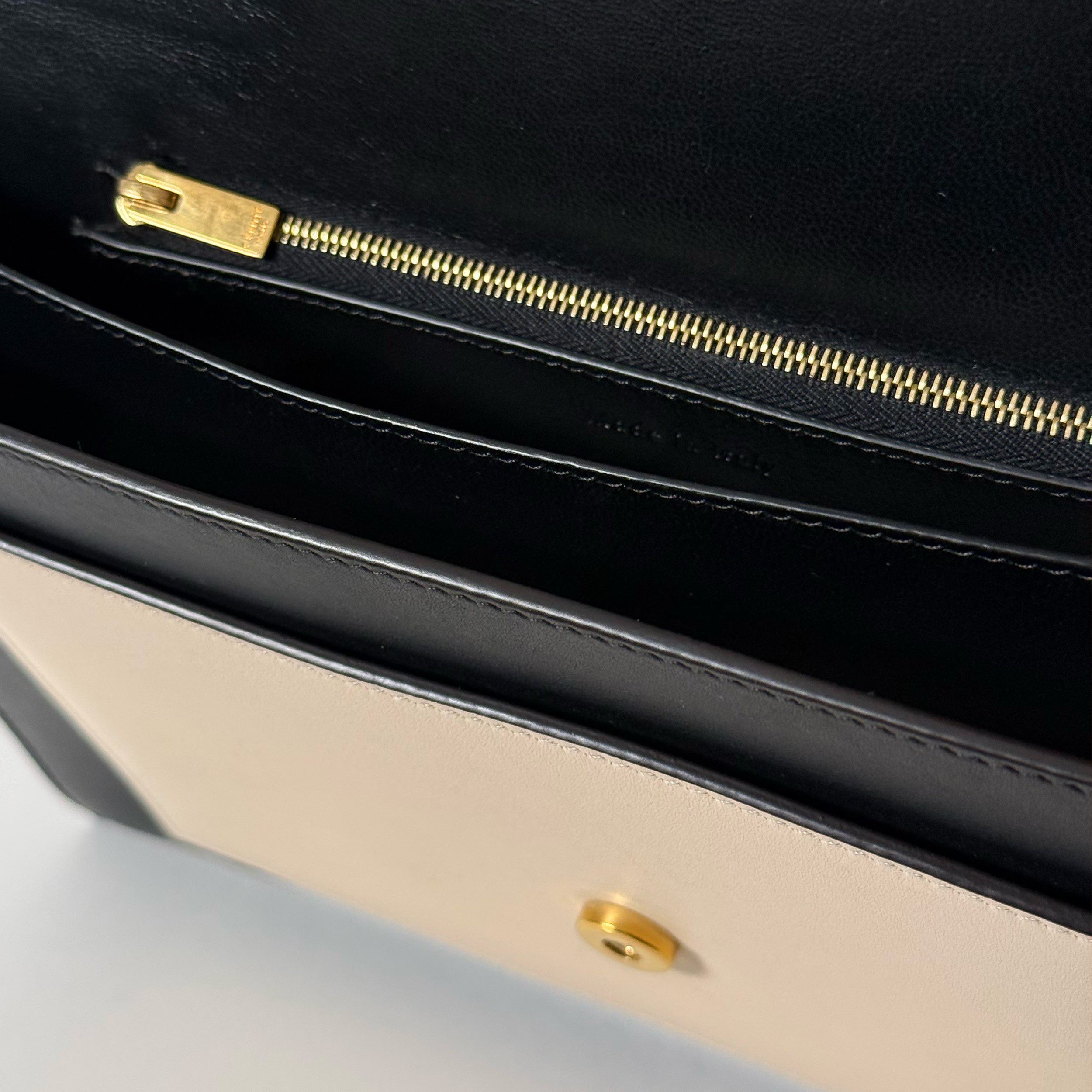 Envelope Tri-color Red Beige Black