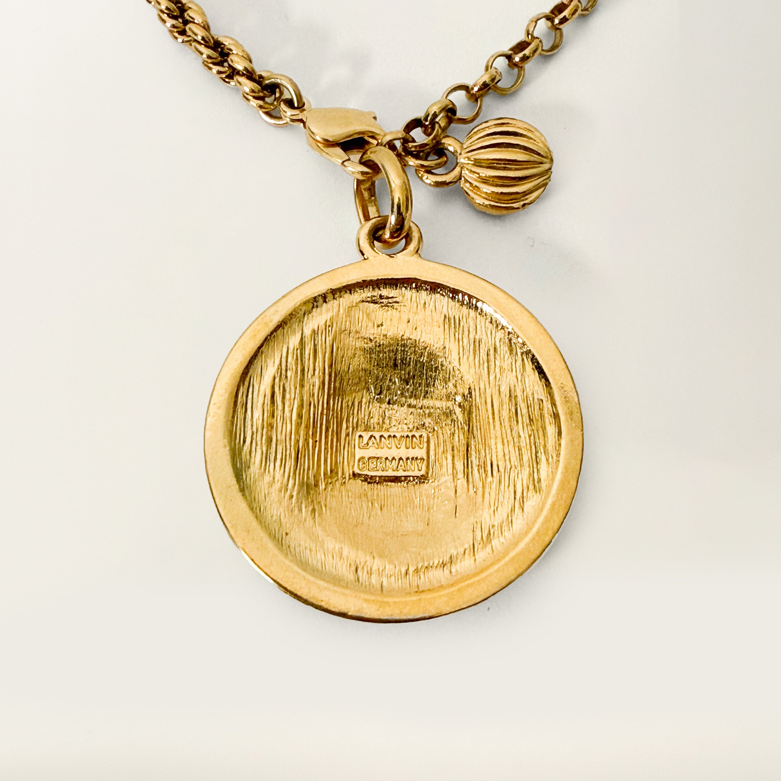 Twisted Necklace Logo